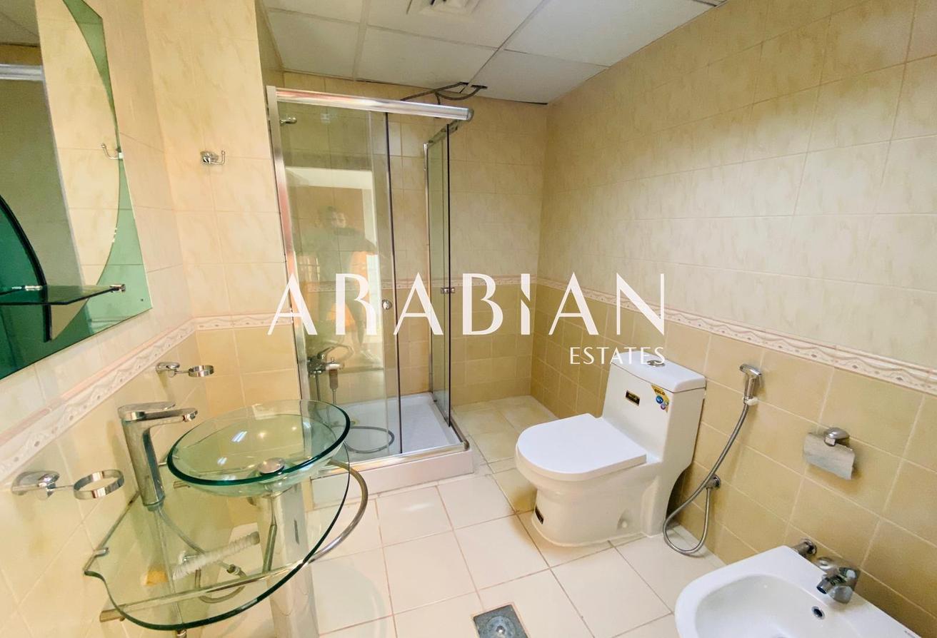 Master View Layout | Marina Skyline View | Vacant photo 10