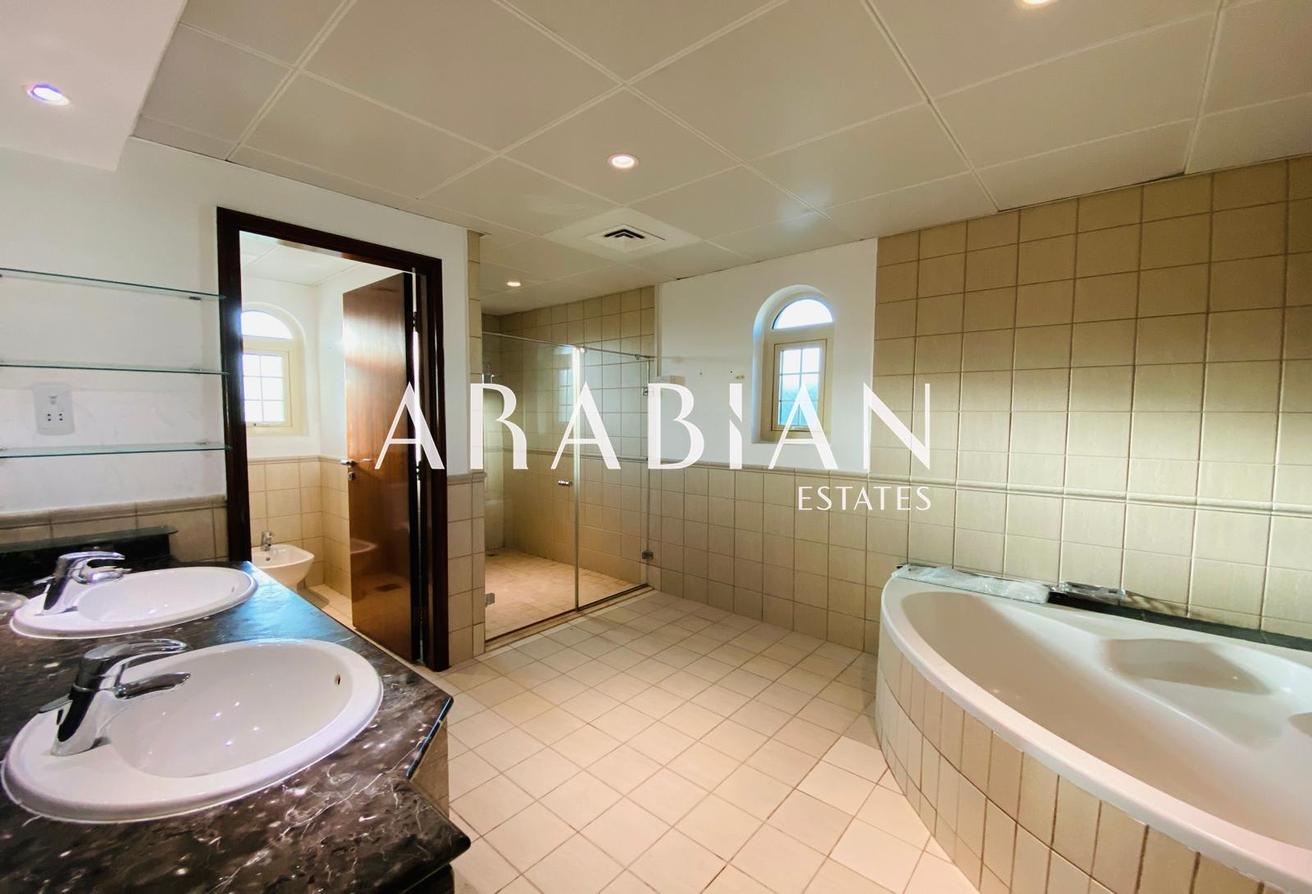 Master View Layout | Marina Skyline View | Vacant photo 16