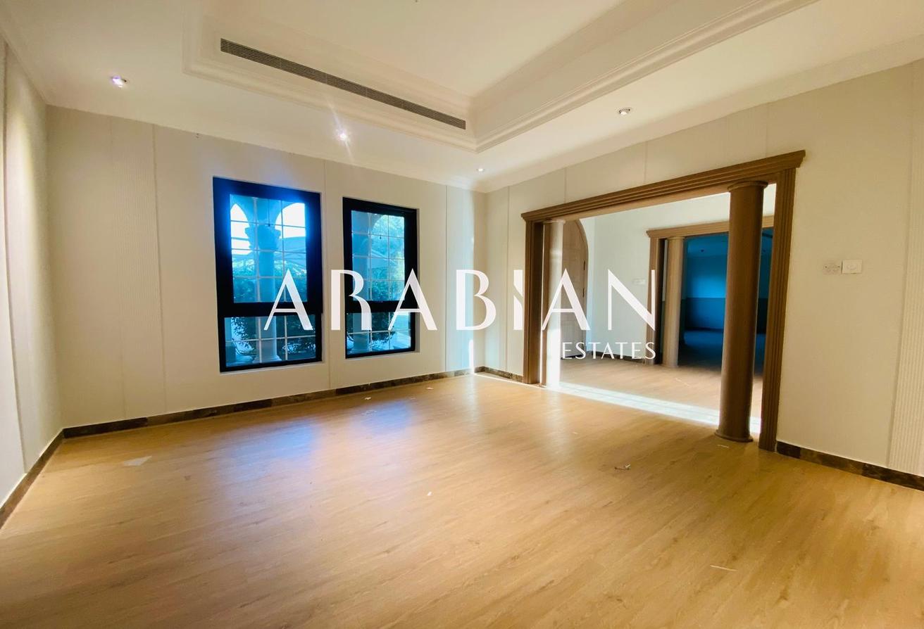 Master View Layout | Marina Skyline View | Vacant photo 5