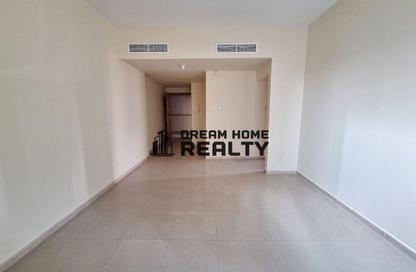 Apartment - 1 - 1 for rent in Al Hafeet Tower - Al Khan - Sharjah