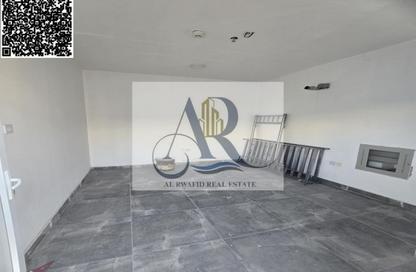 Labor Camp - Studio - 7+ Bathrooms for rent in Ali Mousa Building - Al Sajaa Industrial - Al Sajaa - Sharjah