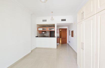 Apartment - Studio - 1 for rent in Manchester Tower - Dubai Marina - Dubai