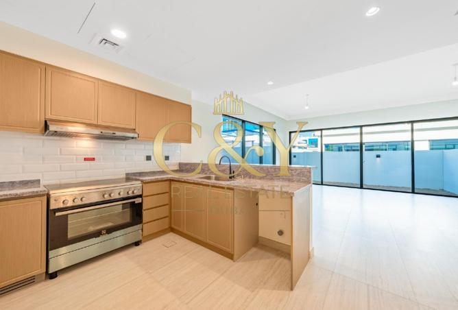 82802031 - Property Image 3