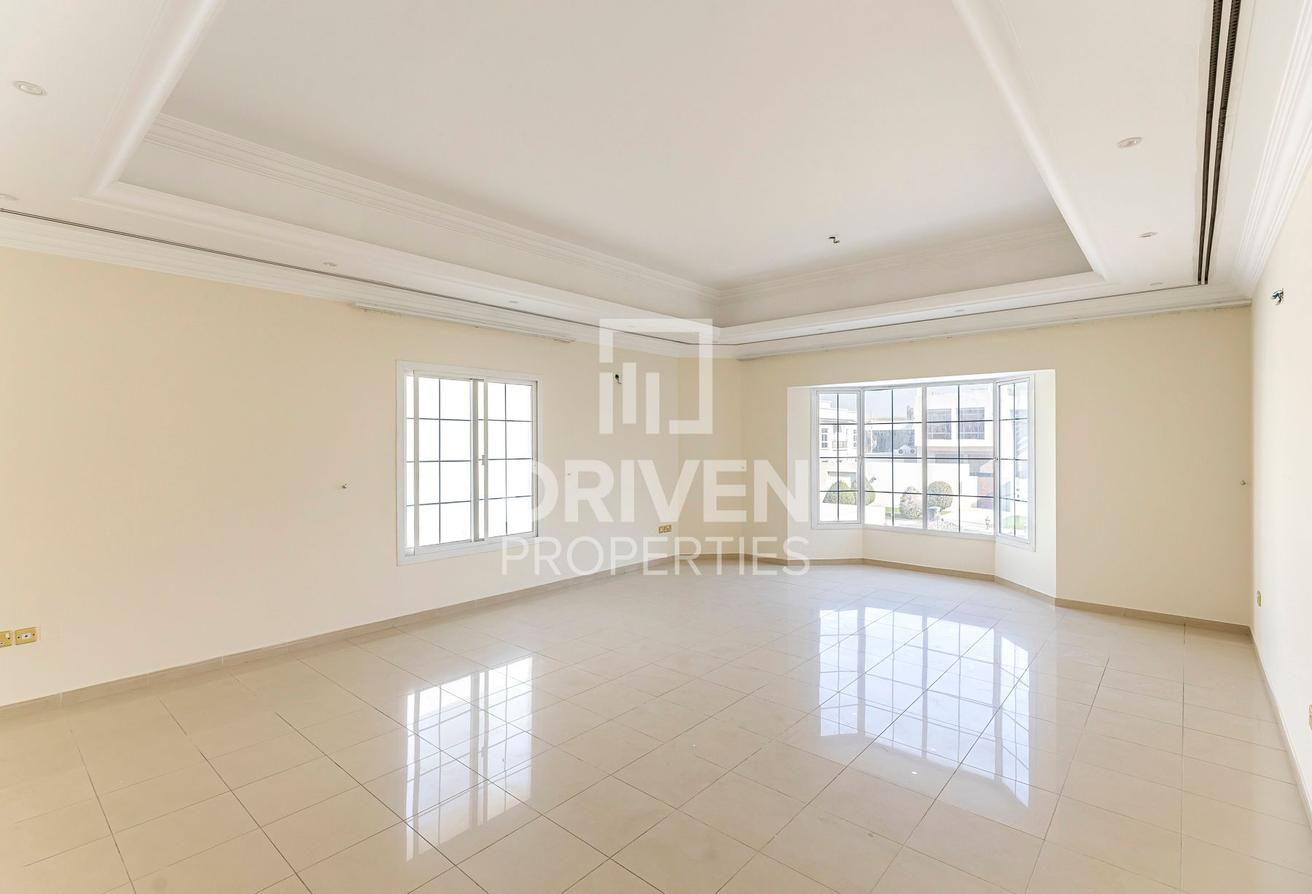 Spacious Villa | Well Maintained | Prime Location photo 14
