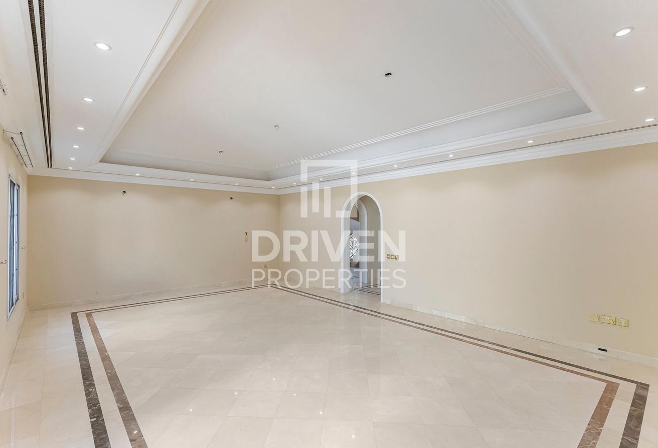 Spacious Villa | Well Maintained | Prime Location photo 22