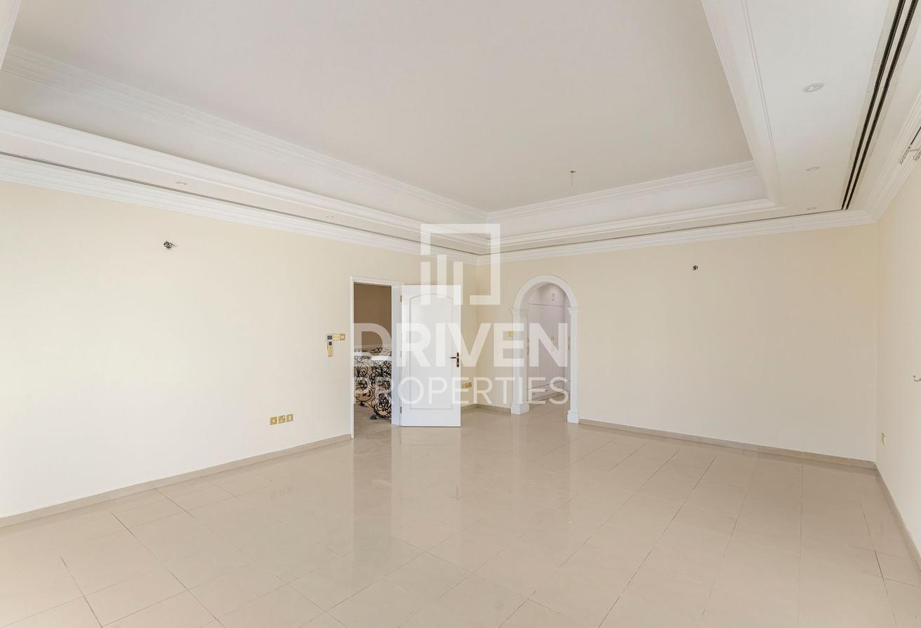 Spacious Villa | Well Maintained | Prime Location photo 16