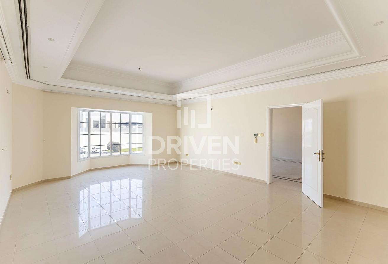 Spacious Villa | Well Maintained | Prime Location photo 15
