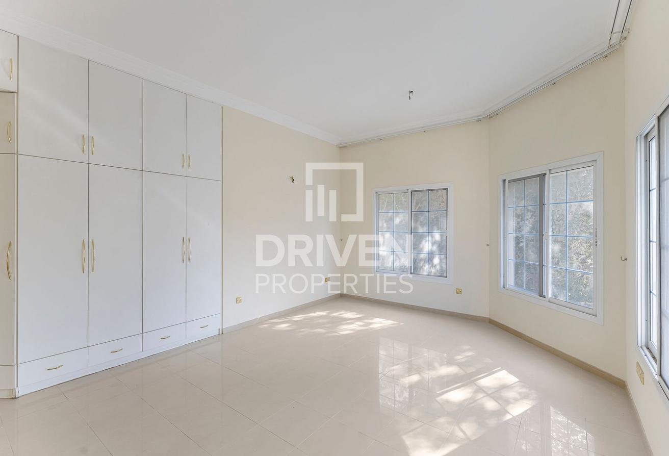 Spacious Villa | Well Maintained | Prime Location photo 10