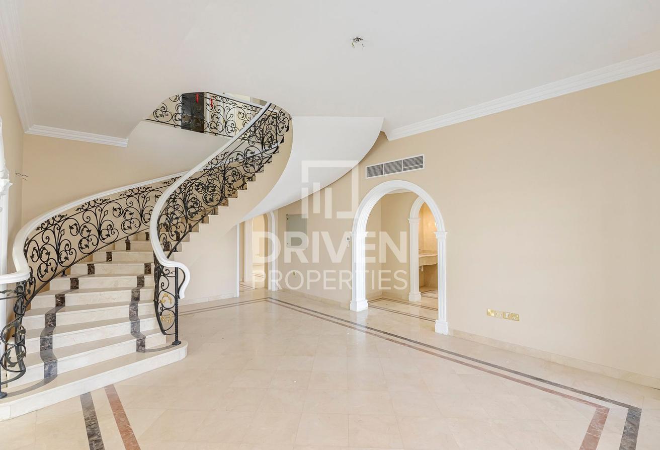 Spacious Villa | Well Maintained | Prime Location photo 5