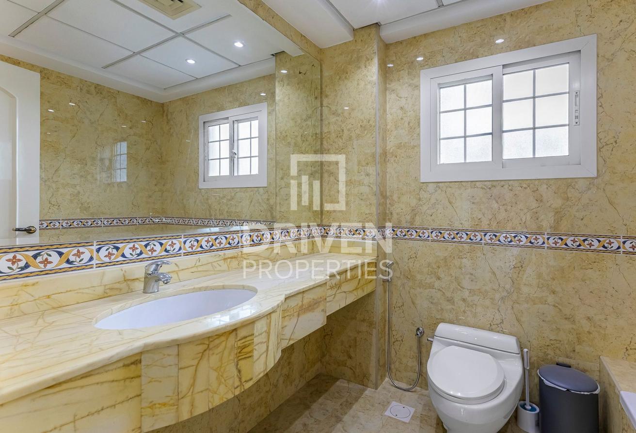 Spacious Villa | Well Maintained | Prime Location photo 28