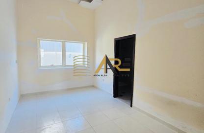 Villa - 4 - 6 for rent in Muwaileh - Sharjah