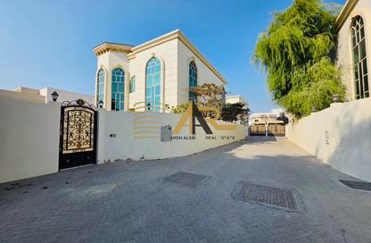 Villa - 4 - 6 for rent in Muwaileh - Sharjah