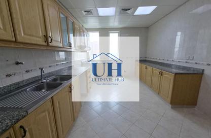 Apartment - 3 Bedrooms - 5 Bathrooms for rent in Al Khalidiya - Abu Dhabi