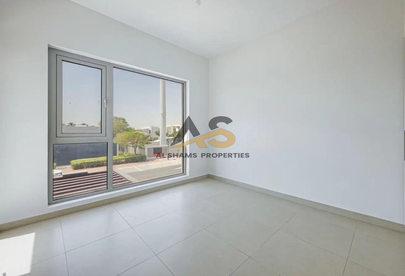 3 BR Townhouse with Landmark Views in Ranches 2 photo 2