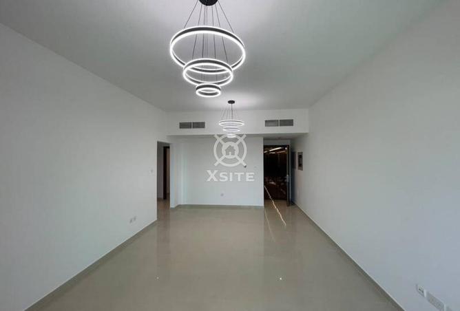 Spacious 2 BR | Well Maintained | High Floor photo 2