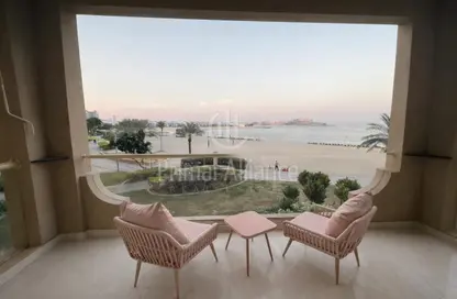Apartment - 2 Bedrooms - 3 Bathrooms for rent in Al Msalli - Shoreline Apartments - Palm Jumeirah - Dubai