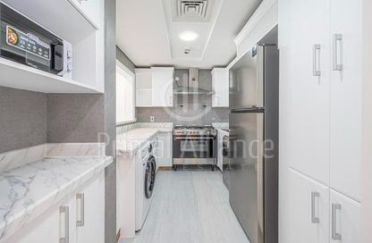 Apartment - 2 Bedrooms - 3 Bathrooms for rent in Al Msalli - Shoreline Apartments - Palm Jumeirah - Dubai