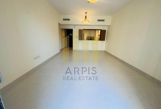 102823183 - Property Image 3