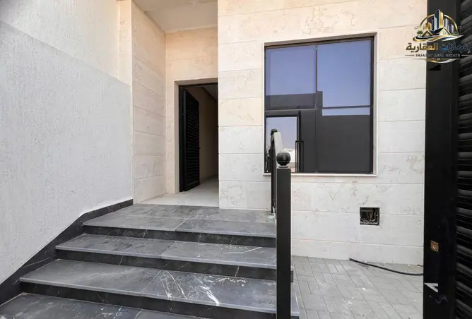 145970394 - Property Image 3
