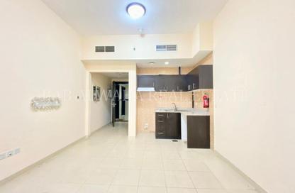 Apartment - Studio - 1 Bathroom for rent in Silicon Gates 4 - Silicon Gates - Dubai Silicon Oasis - Dubai