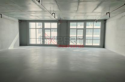 Office Space - Studio - 1 Bathroom for rent in Grosvenor Office Tower - Business Bay - Dubai