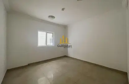 شقة - غرفة نوم - 1 حمام للايجار في مجمع مويلح - تجارية مويلح - الشارقة