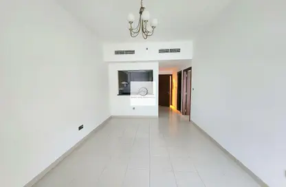 شقة - غرفة نوم - 2 حمامات للايجار في مساكن الرقابات ١ - المرقبات - ديرة - دبي