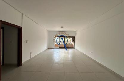 Apartment - 3 Bedrooms - 3 Bathrooms for rent in Zabeel Building - Al Karama - Dubai