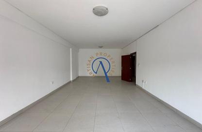 Apartment - 3 Bedrooms - 3 Bathrooms for rent in Zabeel Building - Al Karama - Dubai