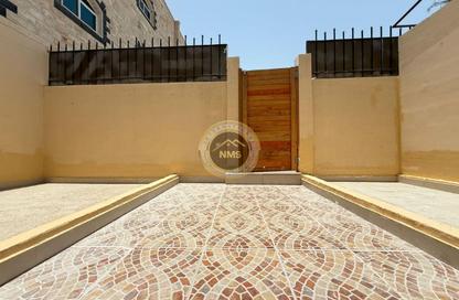 Apartment - Studio - 1 Bathroom for rent in Al Mushrif - Abu Dhabi Apartment - Studio - 1 Bathroom for rent in Al Mushrif - Abu Dhabi