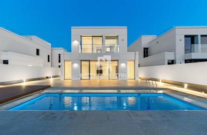 Villa - 5 Bedrooms - 6 Bathrooms for sale in Sunrise Living at Jumeirah Park - District 9 - Jumeirah Park - Dubai Villa - 5 Bedrooms - 6 Bathrooms for sale in Sunrise Living at Jumeirah Park - District 9 - Jumeirah Park - Dubai