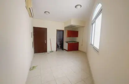 Apartment - Studio - 1 Bathroom for rent in Fire Station Road - Muwaileh - Sharjah