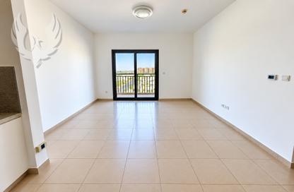 Apartment - 2 - 2 for rent in Zahra Apartments 2A - Zahra Apartments 2 - Zahra Apartments - Town Square - Dubai