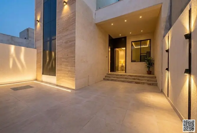 155524100 - Property Image 2