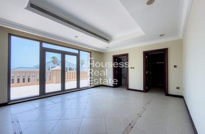 Villa - 4 - 6 for rent in Garden Homes Frond A - Garden Homes - Palm Jumeirah - Dubai