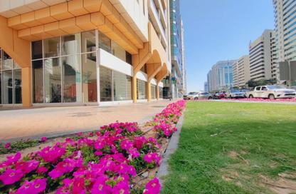 Show Room - Studio - 2 Bathrooms for rent in Al Najda Street - Abu Dhabi