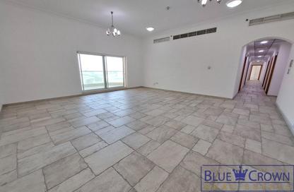 Apartment - 3 Bedrooms - 5 Bathrooms for rent in Gulf Residence - Oud Metha - Bur Dubai - Dubai