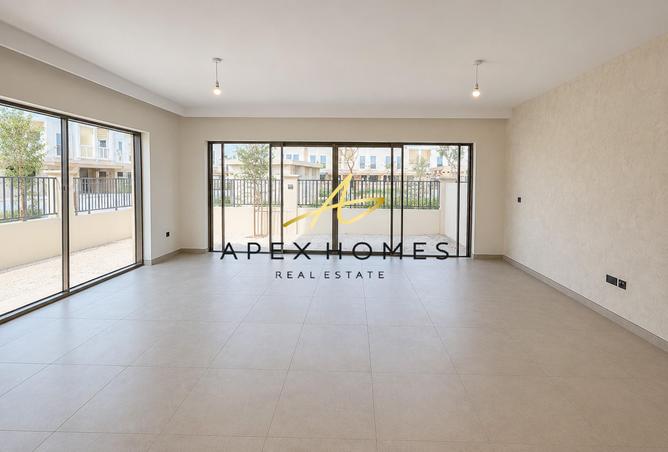 102831100 - Property Image 2