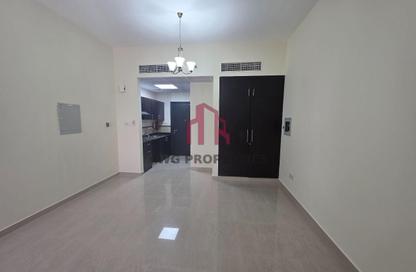 Apartment - Studio - 1 Bathroom for rent in Infinity Building - Sheikh Zayed Road - Dubai