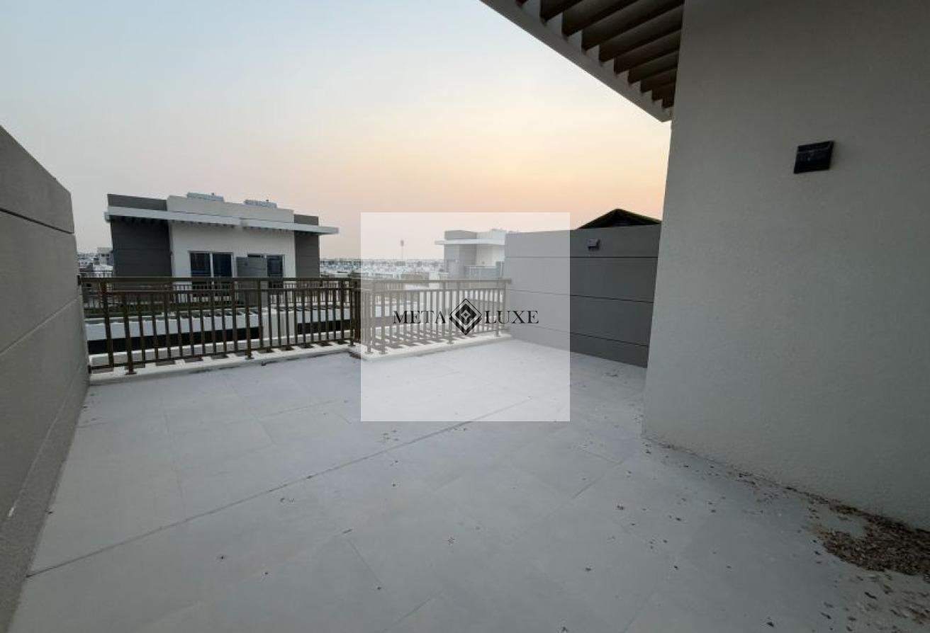 Vacant, Close Kitchen, Spacious 3 BHK photo 18
