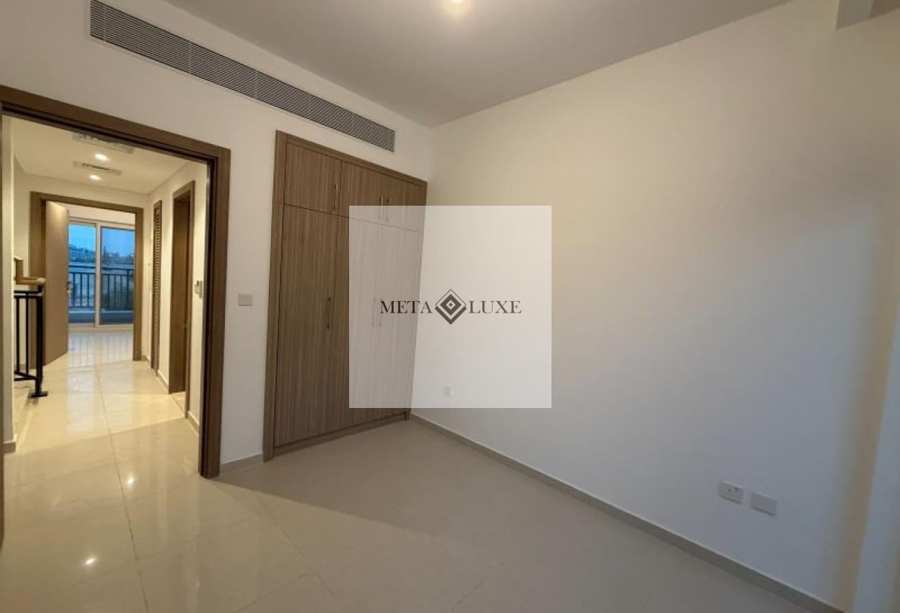 Vacant, Close Kitchen, Spacious 3 BHK photo 17