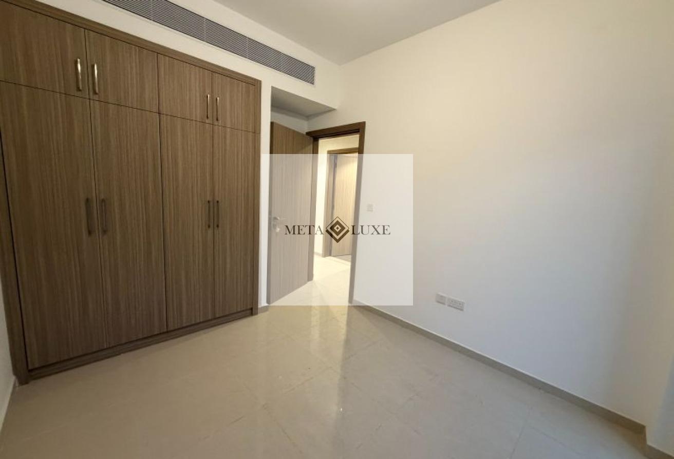 Vacant, Close Kitchen, Spacious 3 BHK photo 15