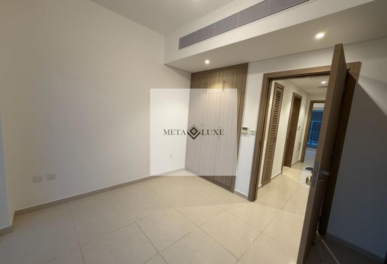 Vacant, Close Kitchen, Spacious 3 BHK photo 11