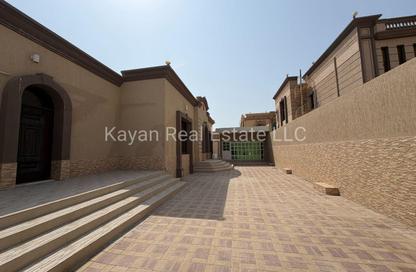 Villa - 4 Bedrooms - 6 Bathrooms for rent in Al Dhait South - Al Dhait - Ras Al Khaimah