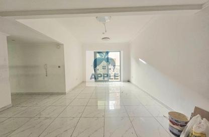 Apartment - 3 Bedrooms - 3 Bathrooms for rent in Muwaileh 3 Building - Muwaileh - Sharjah