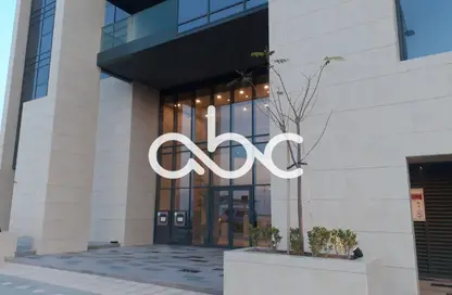Apartment - 2 Bedrooms - 4 Bathrooms for rent in Soho Square - Saadiyat Island - Abu Dhabi