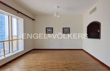Apartment - Studio - 1 for rent in Icon Tower 1 - JLT Cluster M - Jumeirah Lake Towers - Dubai Apartment - Studio - 1 for rent in Icon Tower 1 - JLT Cluster M - Jumeirah Lake Towers - Dubai