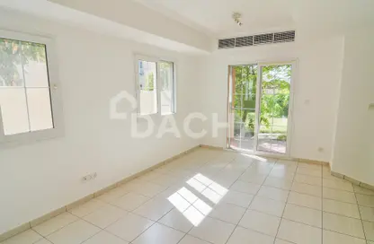 Villa - 2 Bedrooms - 2 Bathrooms for rent in Springs 6 - The Springs - Dubai