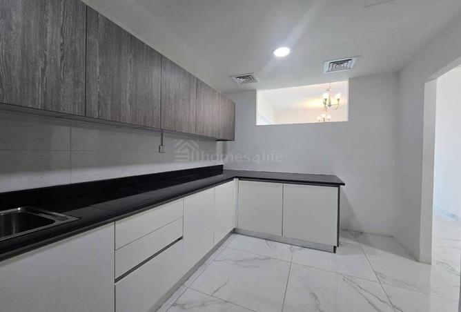 122900028 - Property Image 3