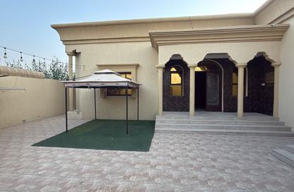 Villa - 3 Bedrooms - 5 Bathrooms for rent in Julfar - Ras Al Khaimah